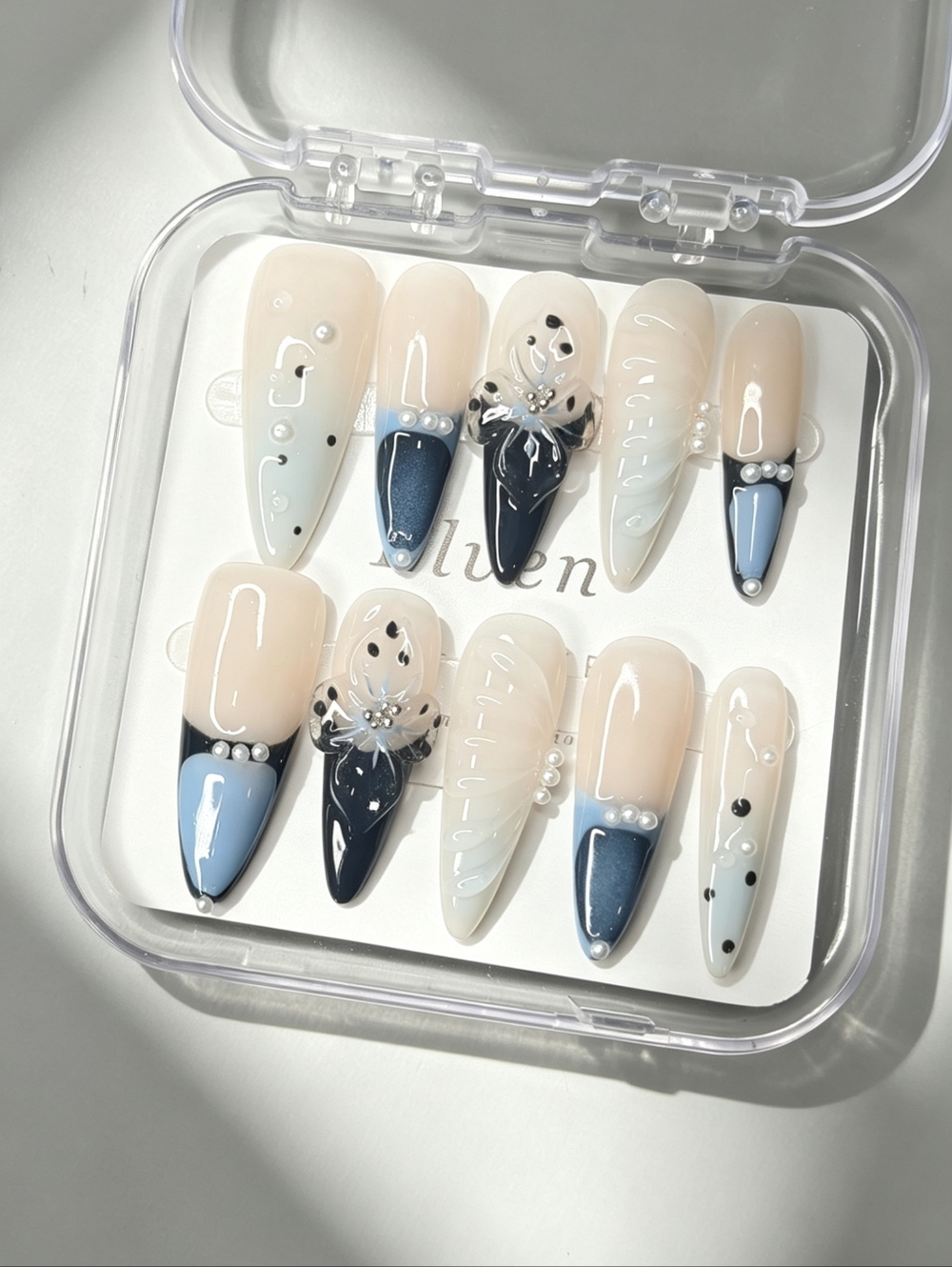 Gradient Blue & White Stiletto Handmade Press On Nails With Pearl And Floral